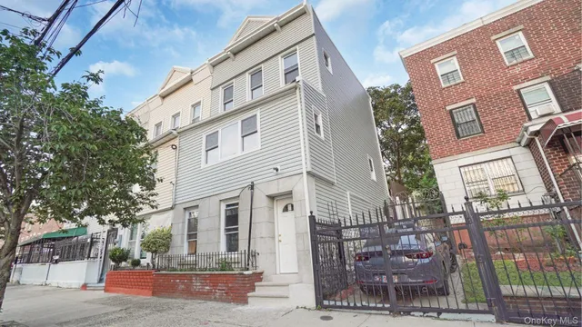 $650,000 | 2040 Washington Avenue | East Tremont
