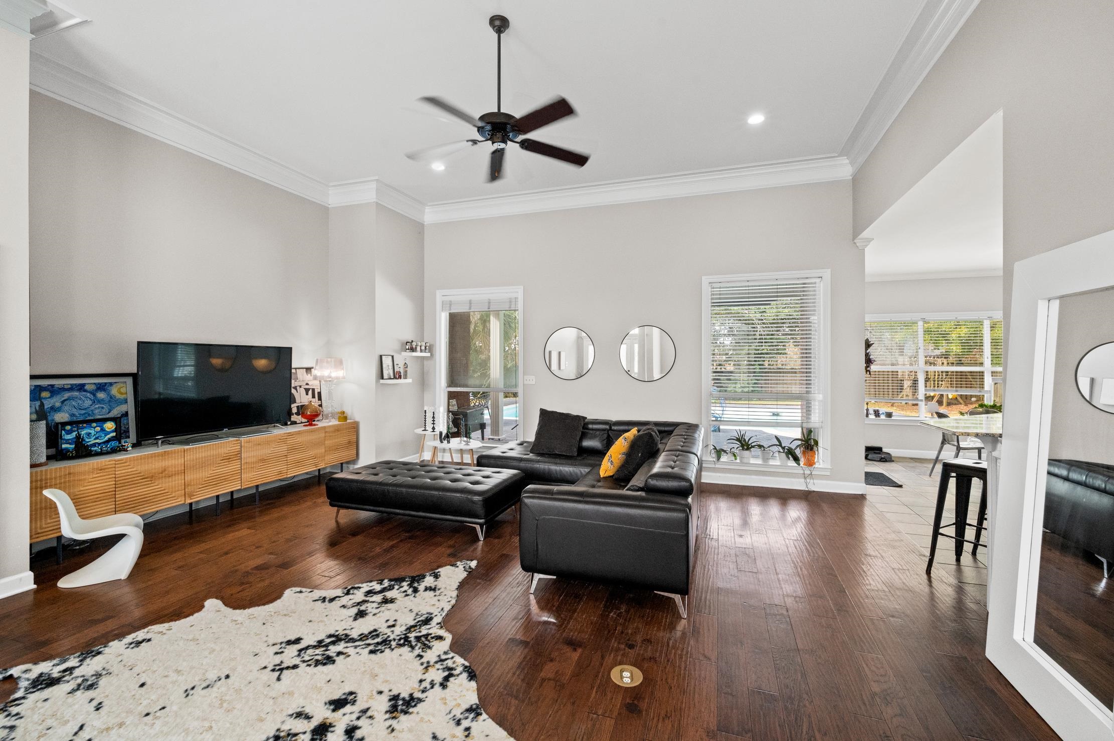 8977 Parliament Circle Daphne, AL 36526 - Photo 6 of 39 Living Room