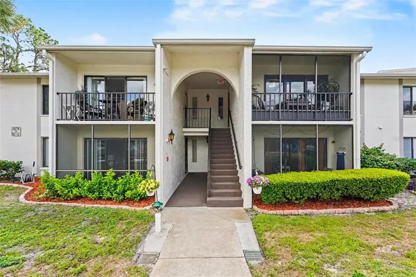 $170,999 | 1870 Pine Ridge Way West, Unit D2, Palm Harbor, FL 34684