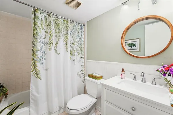 $170,999 | 1870 Pine Ridge Way West, Unit D2, Palm Harbor, FL 34684