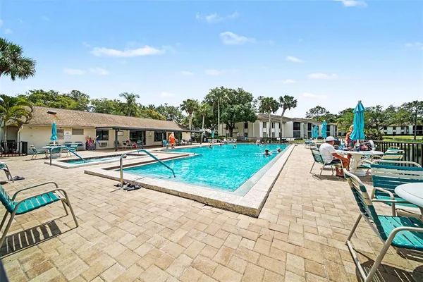 $170,999 | 1870 Pine Ridge Way West, Unit D2, Palm Harbor, FL 34684