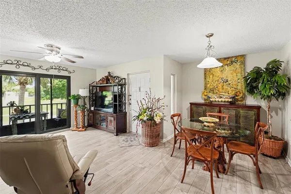 $170,999 | 1870 Pine Ridge Way West, Unit D2, Palm Harbor, FL 34684