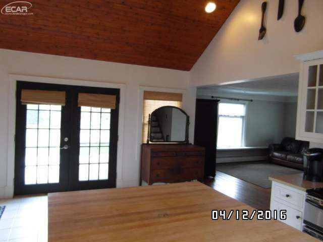 10365 Potter Road Flushing, MI 48433 - Photo 12 of 41 21131260-11.JPG