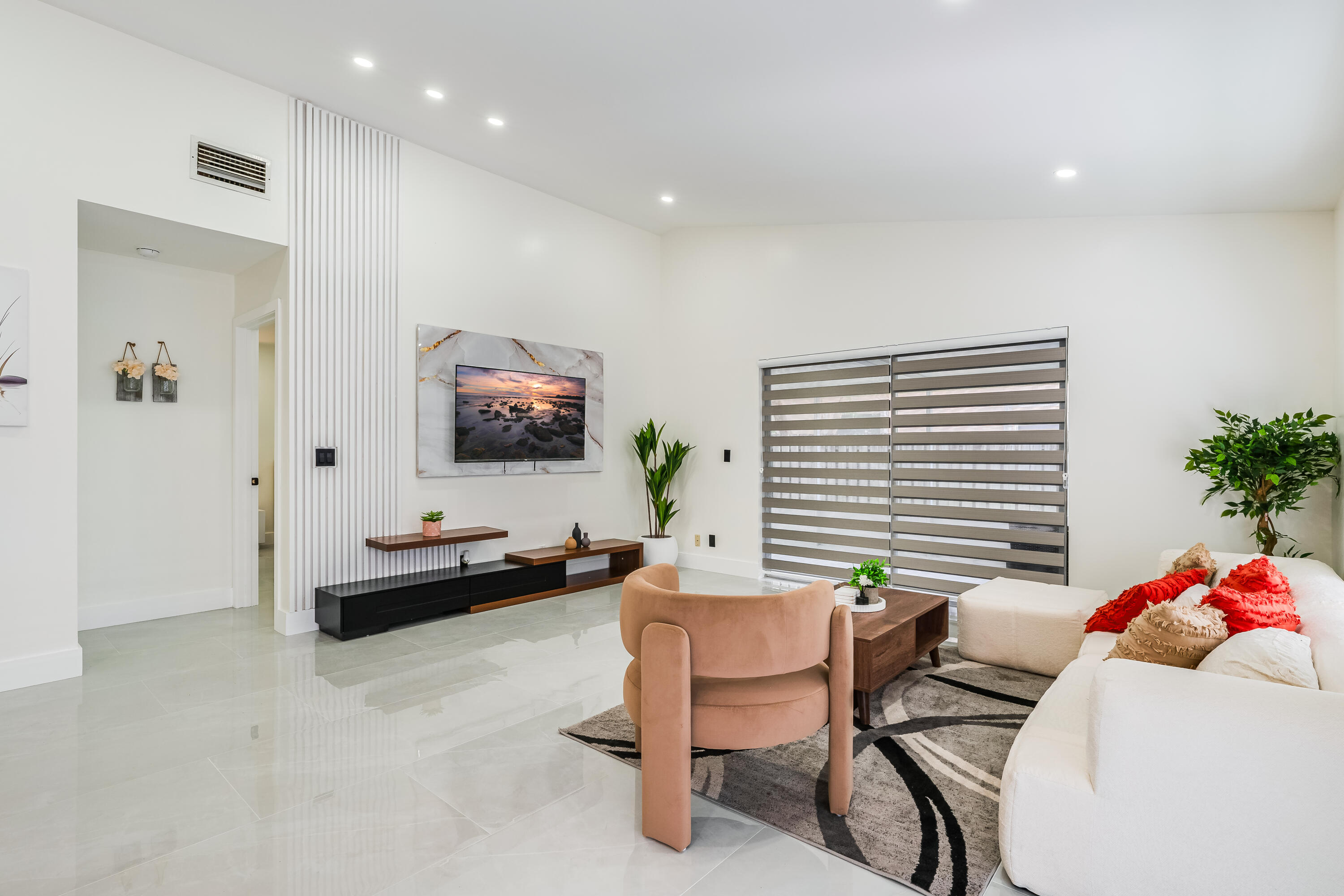 3084 Lighthouse Place Pompano Beach, FL 33063 - Photo 4 of 41 IMG_8039