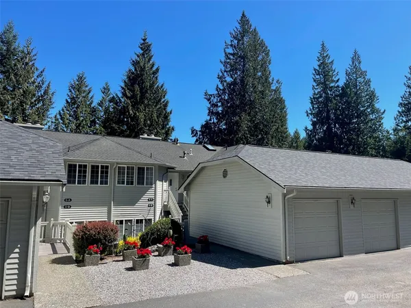 $525,000 | 1953 Lake Whatcom Boulevard, Unit 4B, Bellingham, WA 98229