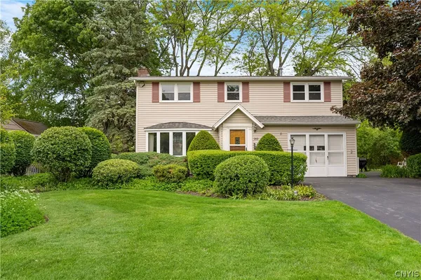 $299,900 | 202 Arbordale Road East, Camillus, NY 13219