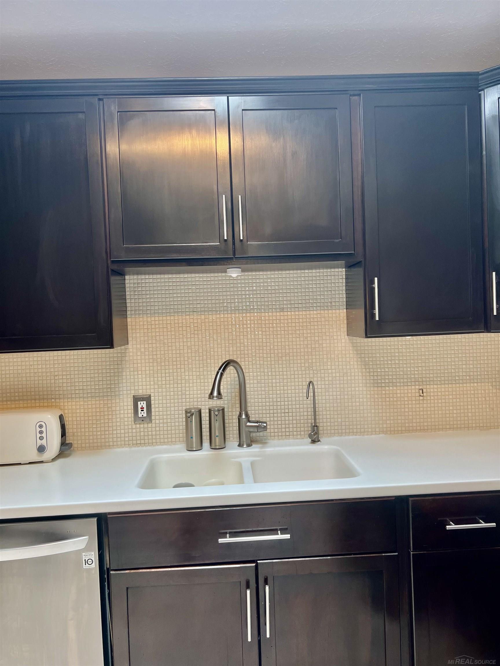 1441 6th Street Northwest Grand Rapids, MI 49504 - Photo 6 of 27