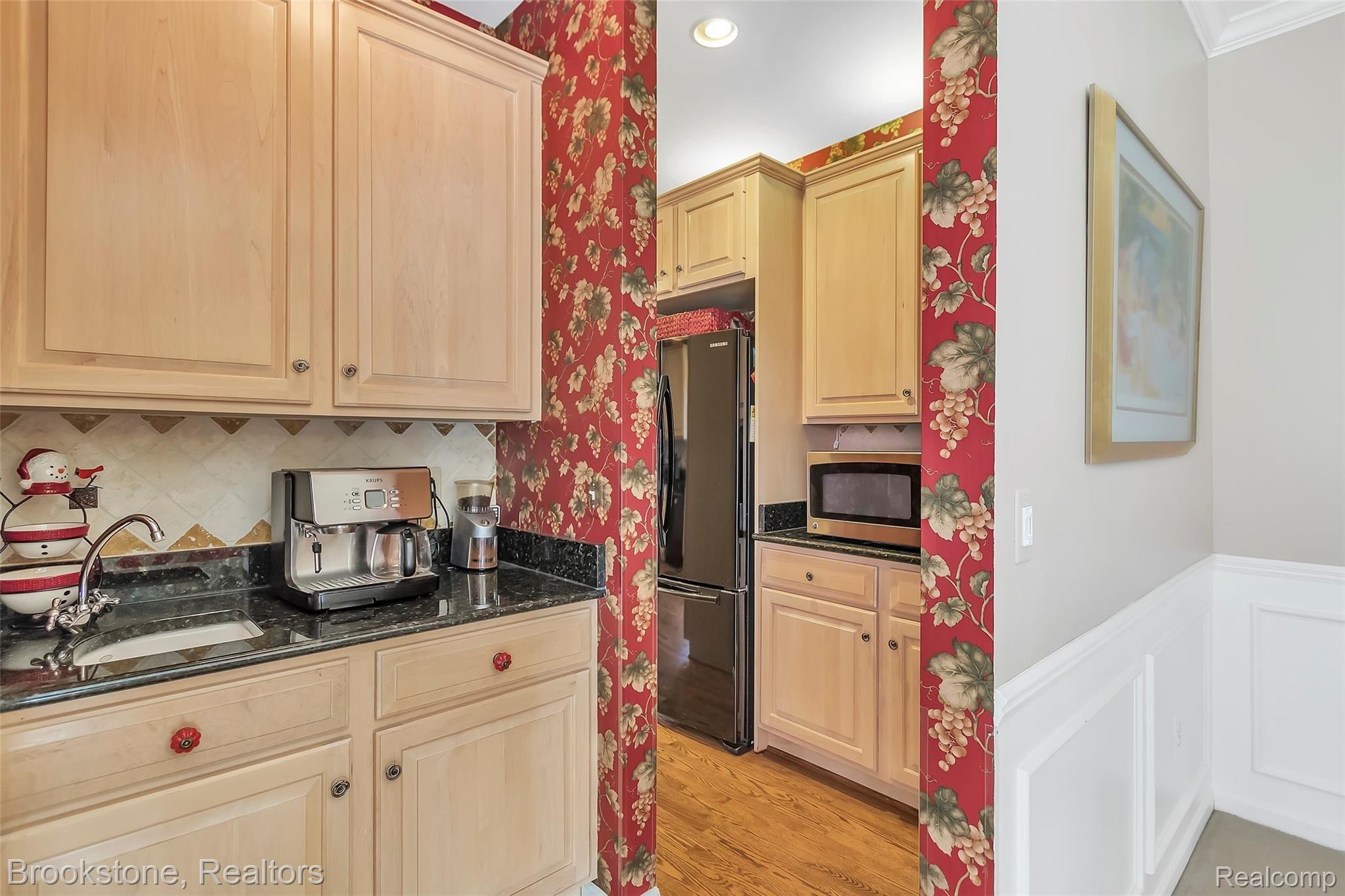 4110 Ridge Side Drive Rochester, MI 48306 - Photo 16 of 51 4110-Ridge-Side-Dr-Rochester-MI-11.jpg