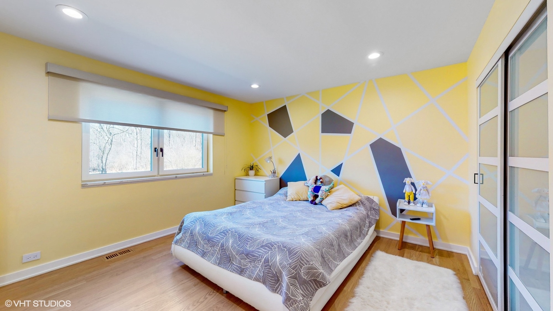 711 Lee Road Northbrook, IL 60062 - Photo 16 of 30 a bedroom with a bed and a window