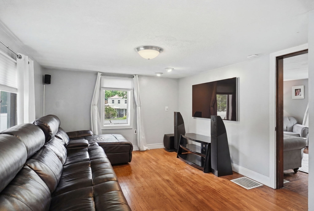 31 Herrick Road Peabody, MA 01960 - Photo 7 of 23
