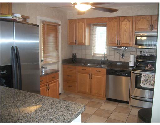 3657 Oakleaf Road Baldwin, PA 15227 - Photo 3 of 18 Kitchen.