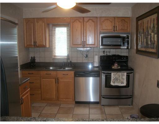 3657 Oakleaf Road Baldwin, PA 15227 - Photo 4 of 18 Kitchen.