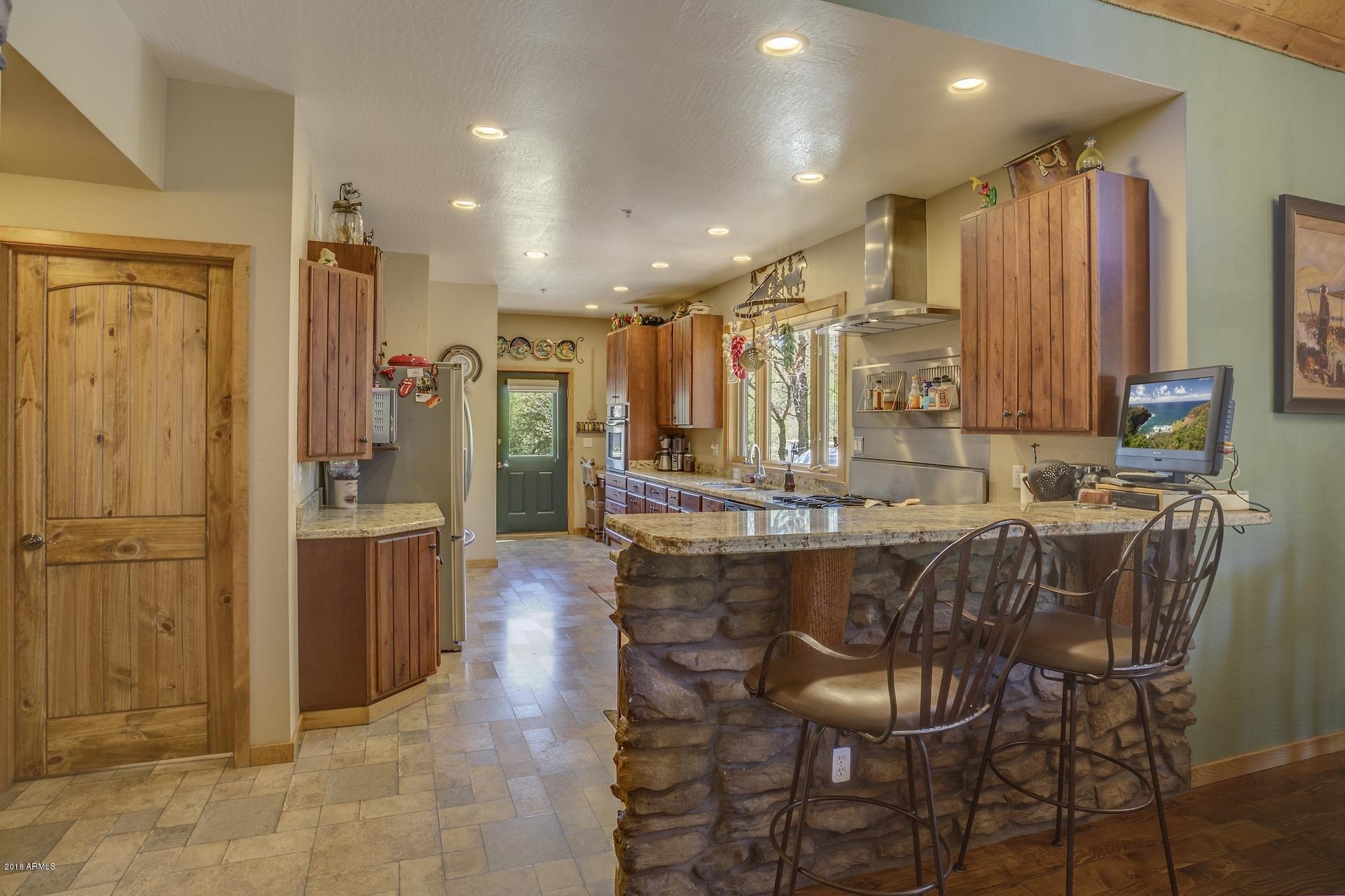 9247 Juniper Road Strawberry, AZ 85544 - Photo 11 of 54 Breakfast bar