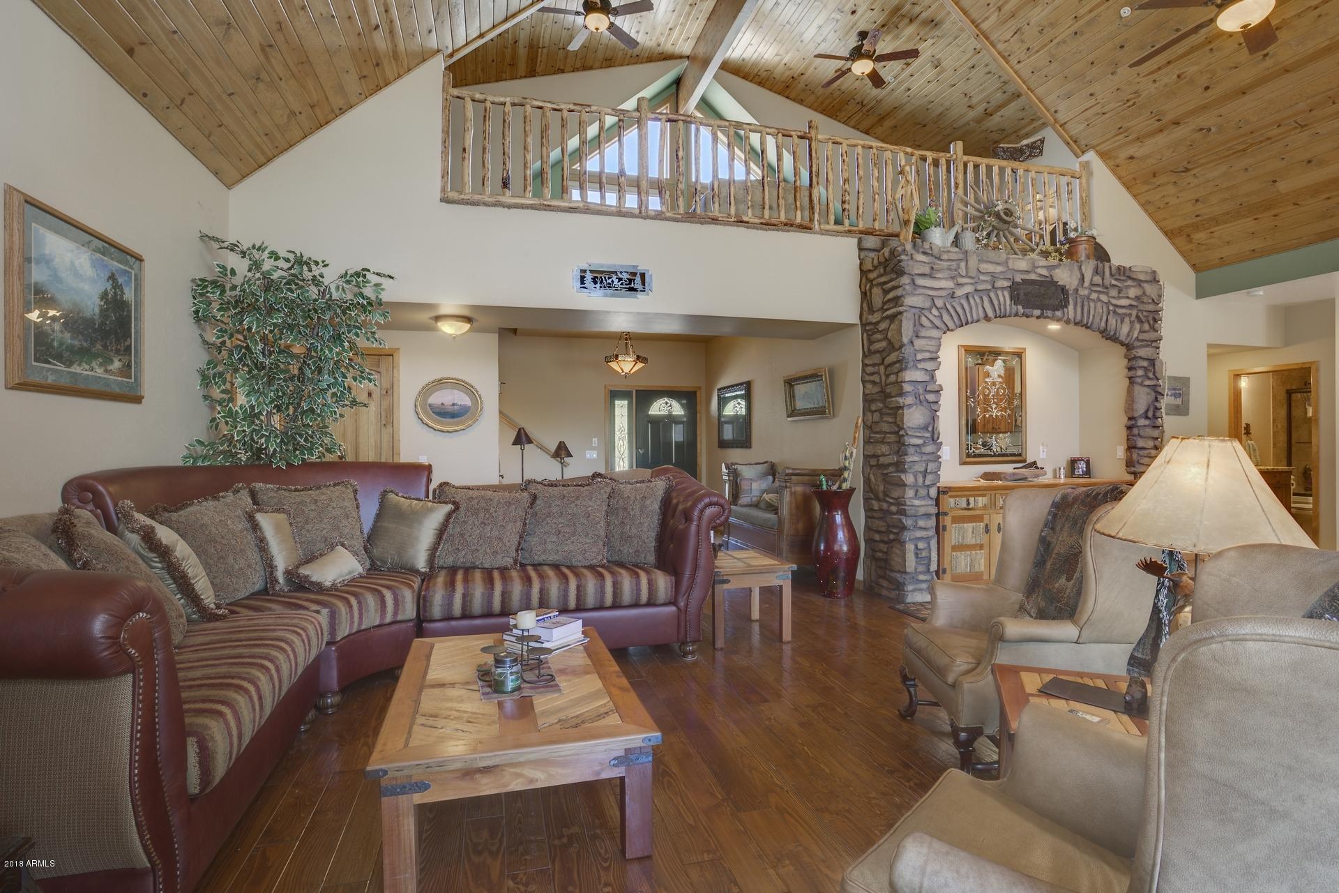 9247 Juniper Road Strawberry, AZ 85544 - Photo 6 of 54 Greatroom