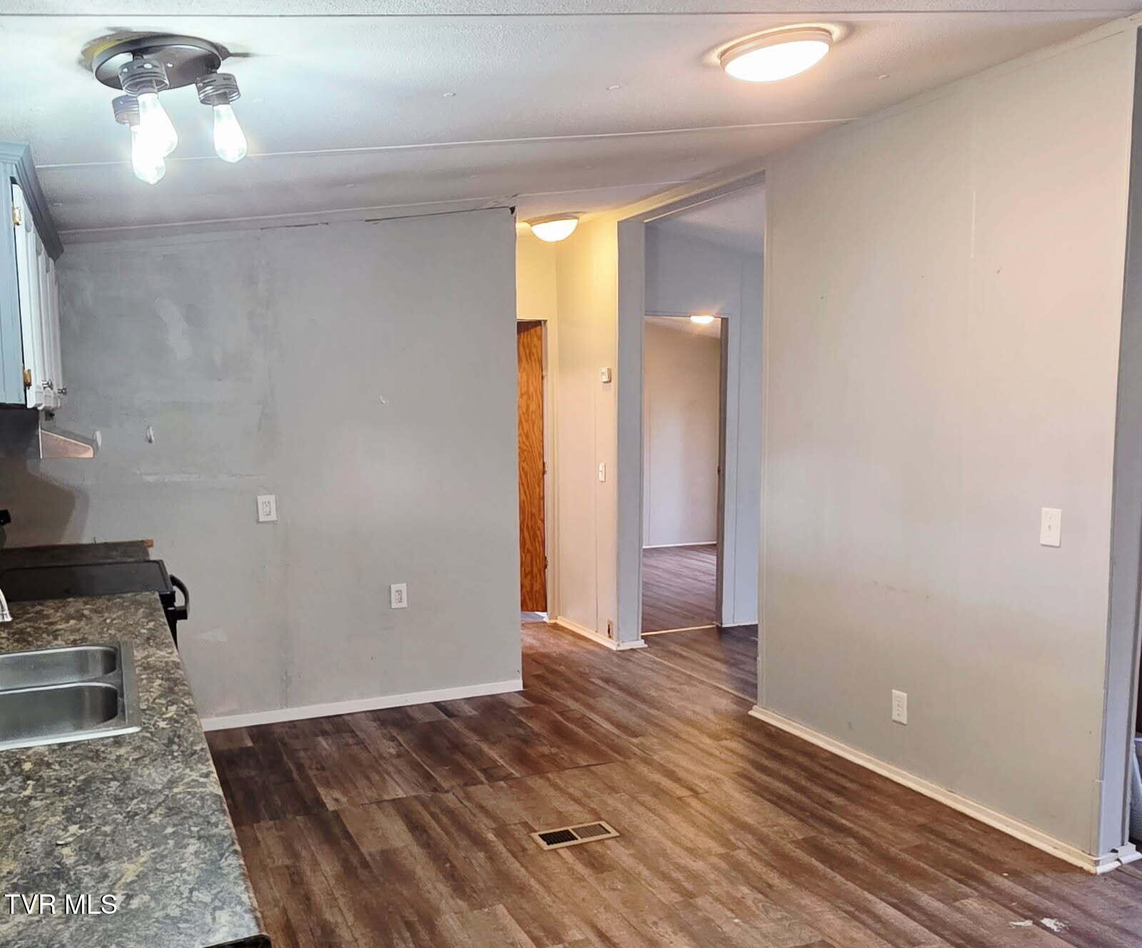 91 Old Mine Road Greeneville, TN 37745 - Photo 8 of 19 image000000 (26)