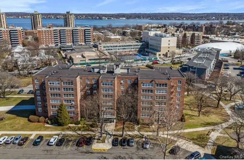 a picture of city view