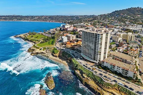 $3,095,000 | 939 Coast Boulevard, Unit 11B, La Jolla, CA 92037