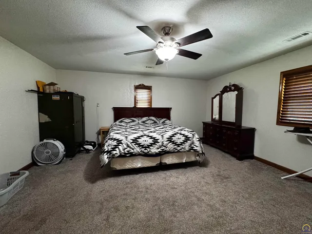 $314,950 | 5720 Southwest 93rd Street, Wakarusa, KS 66546