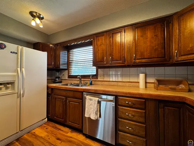 $314,950 | 5720 Southwest 93rd Street, Wakarusa, KS 66546