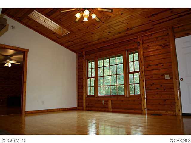 19350 Shumans Road Ruther Glen, VA 22546 - Photo 1 of 12 Den/Family/Great Room