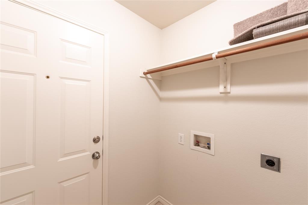 1627 Balboa Lane Allen, TX 75002 - Photo 6 of 23 a close view of bathroom