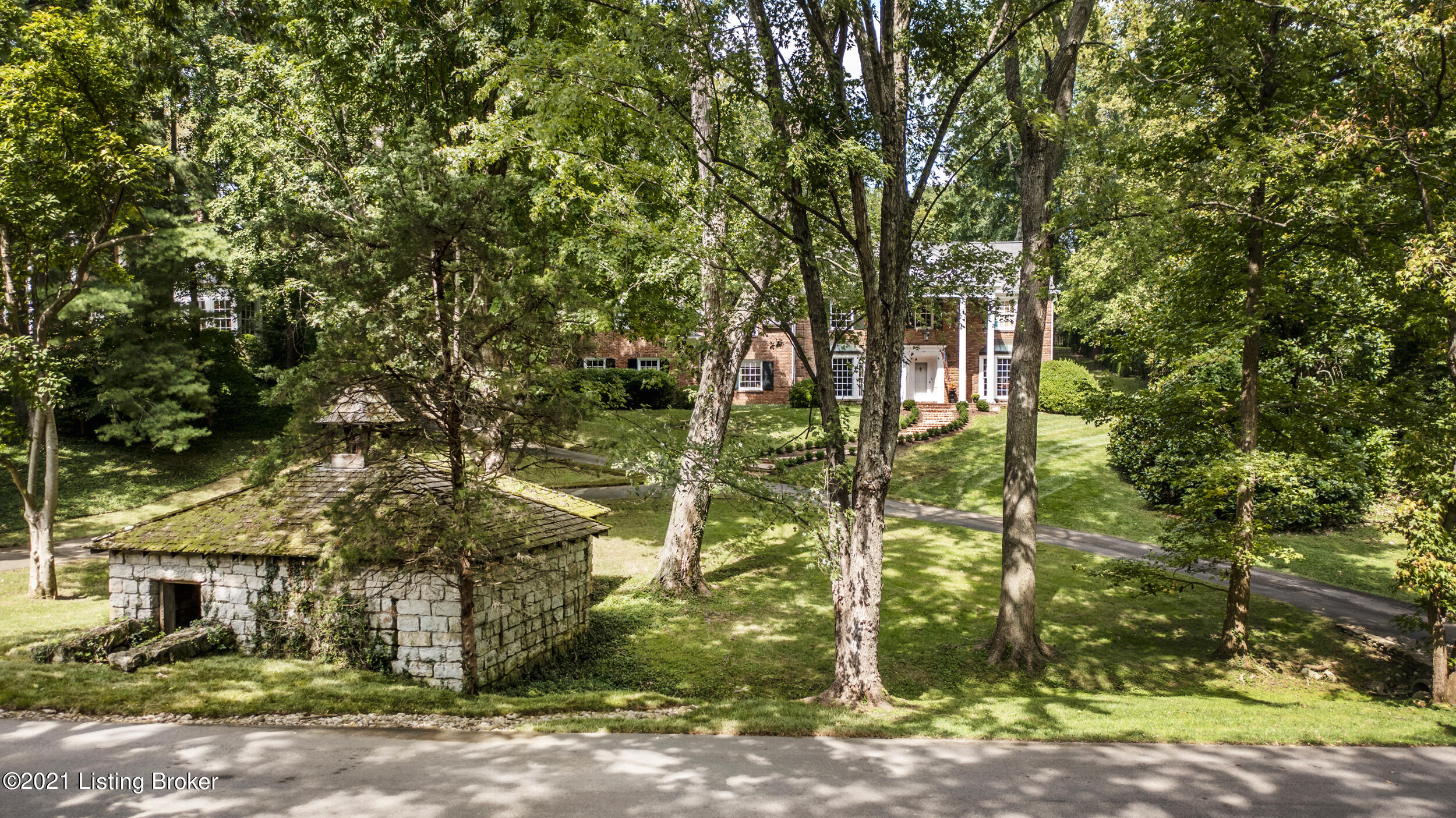 119 Arrowhead Road Louisville, KY 40207 - Photo 6 of 67 6-front aerial