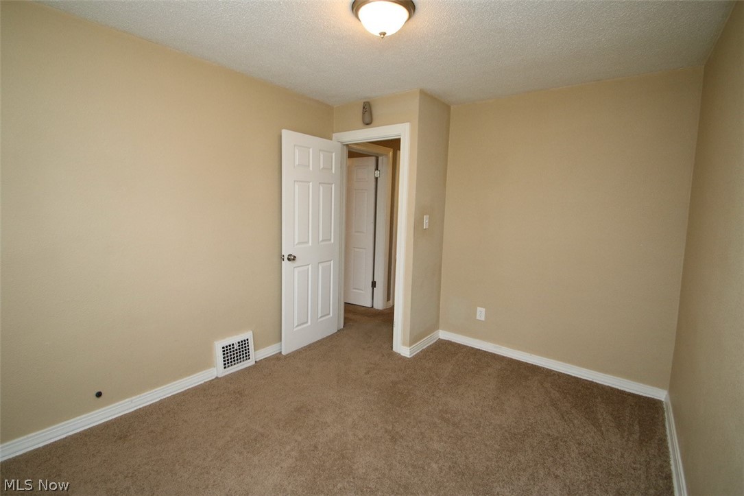1139 Plainfield Road Cleveland, OH 44121 - Photo 26 of 34 Gallery Image 26