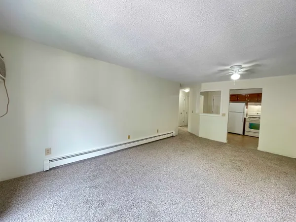 $1,734 | 379 Huse Road, Unit 21, Manchester, NH 03103