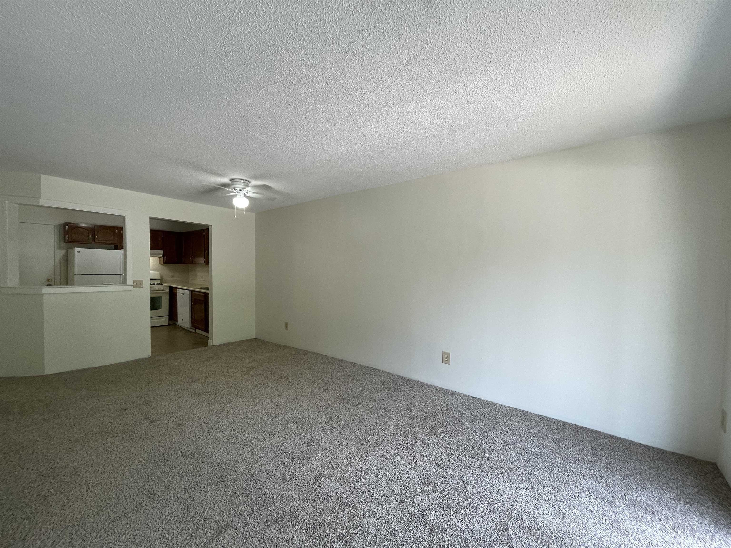 379 Huse Road, Unit 21 Manchester, NH 03103 - Photo 23 of 39