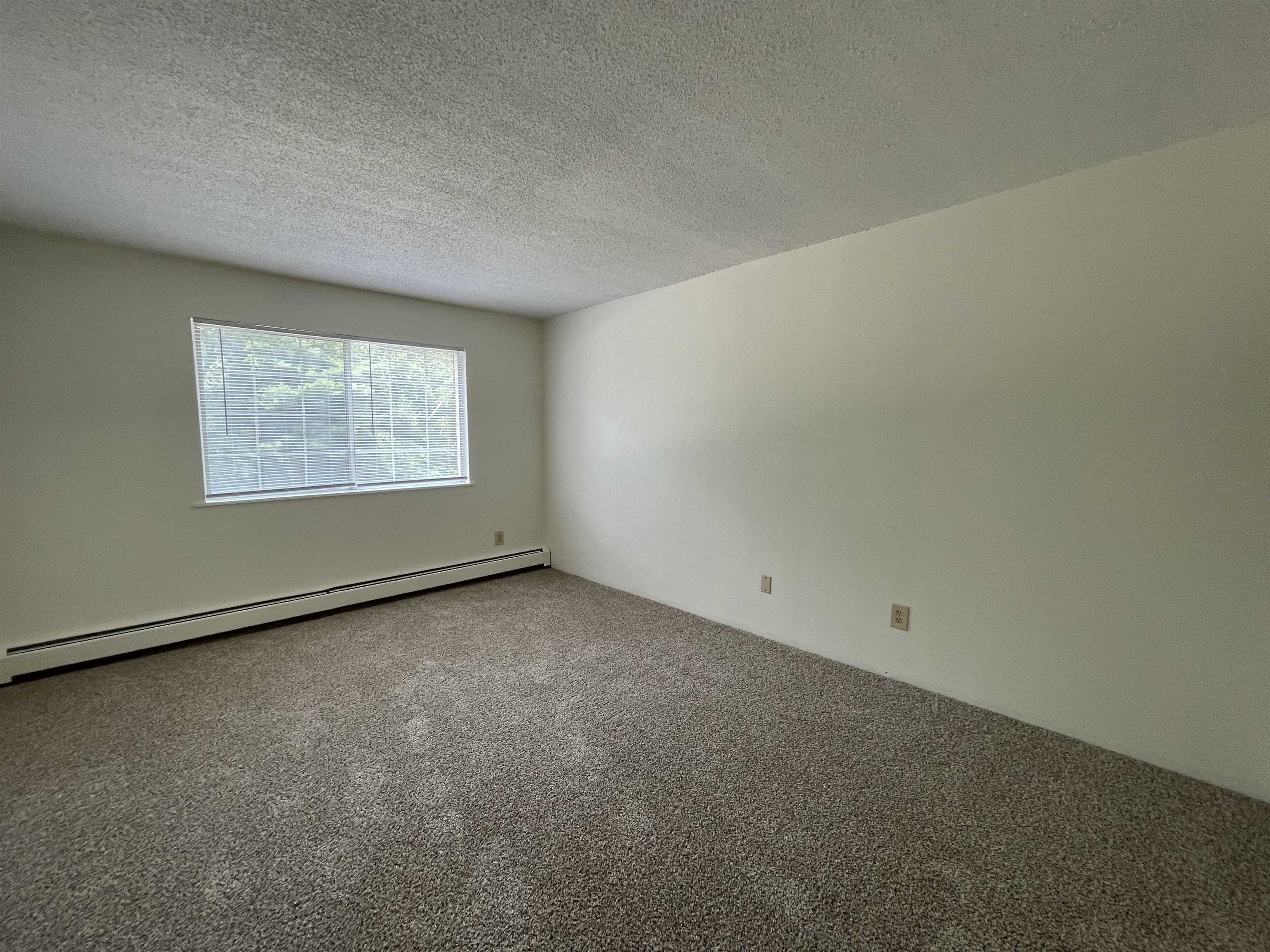 379 Huse Road, Unit 21 Manchester, NH 03103 - Photo 24 of 39