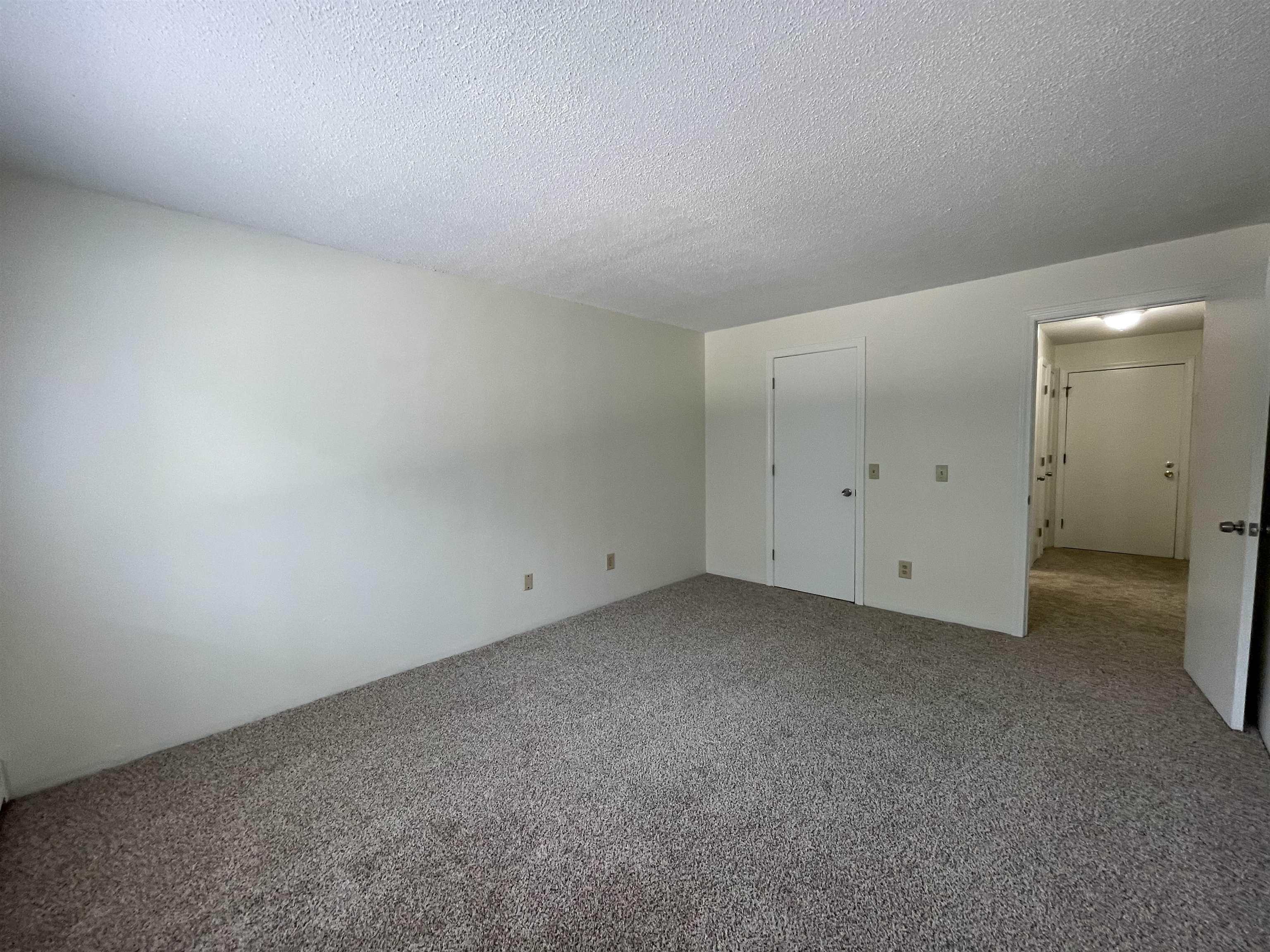 379 Huse Road, Unit 21 Manchester, NH 03103 - Photo 25 of 39