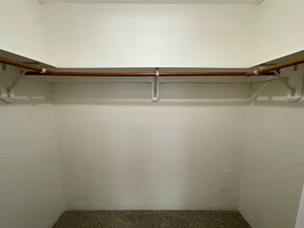 $1,734 | 379 Huse Road, Unit 21, Manchester, NH 03103