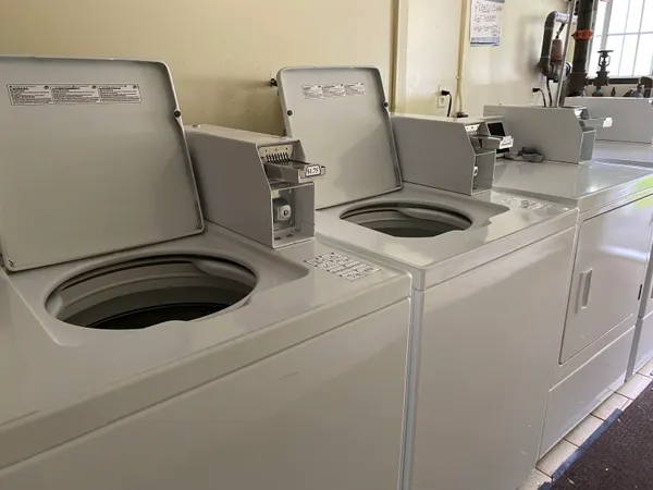 $1,734 | 379 Huse Road, Unit 21, Manchester, NH 03103