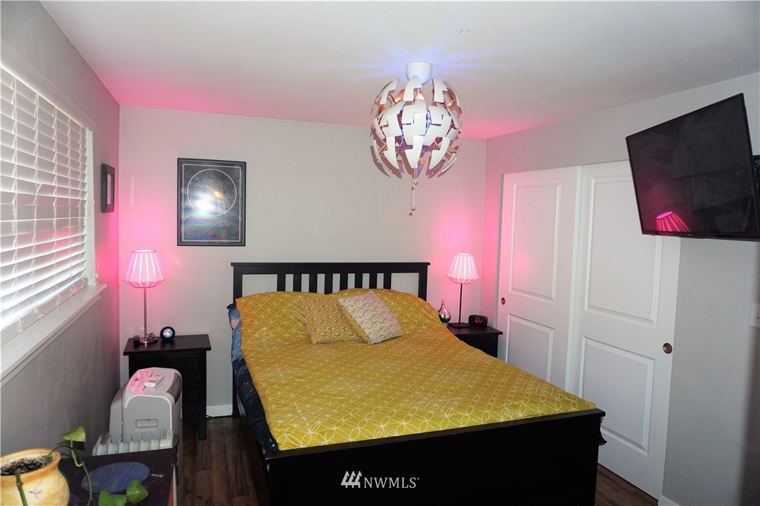 2022 Northeast 27th Street Renton, WA 98056 - Photo 21 of 36