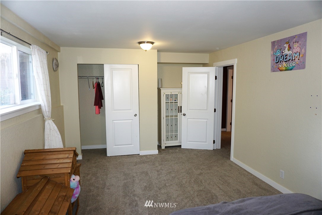 2022 Northeast 27th Street Renton, WA 98056 - Photo 31 of 36