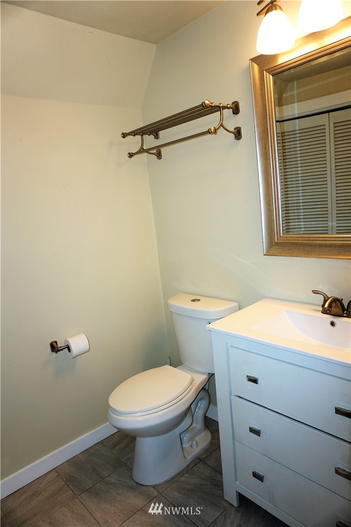 2022 Northeast 27th Street Renton, WA 98056 - Photo 34 of 36