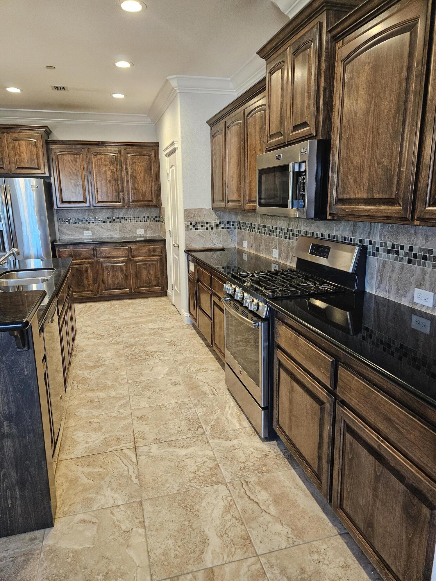 3491 Lemurian Road Redding, CA 96002 - Photo 3 of 25 20250106_102611