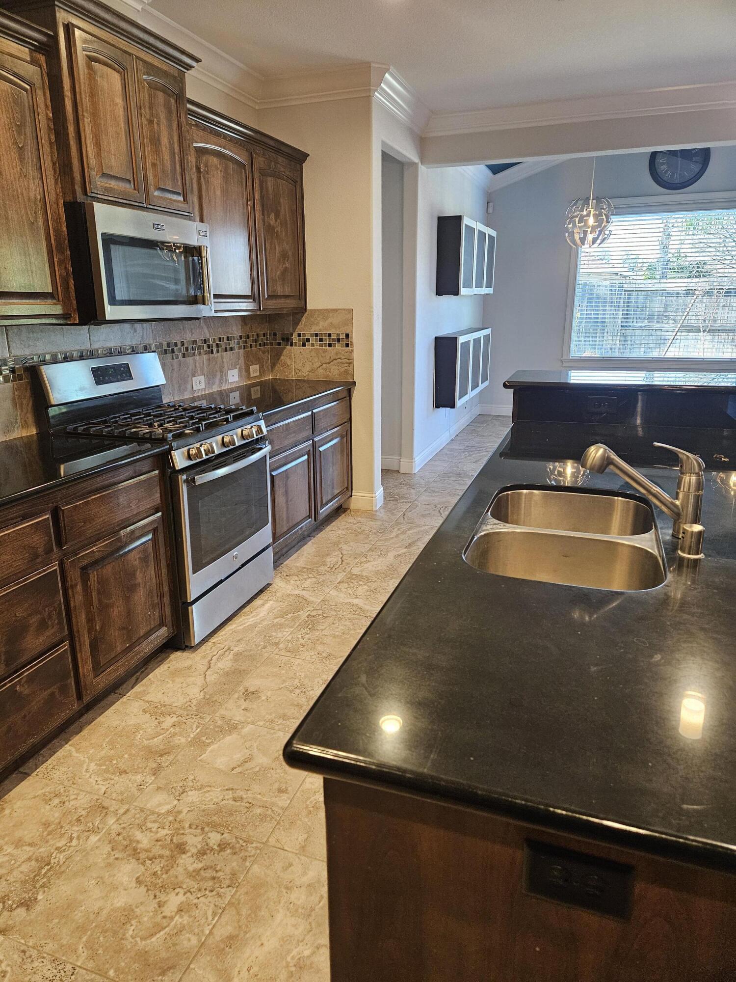3491 Lemurian Road Redding, CA 96002 - Photo 4 of 25 20250106_102629