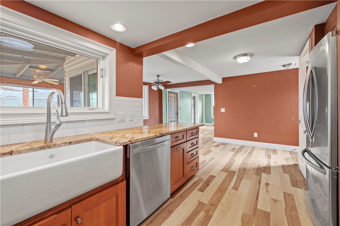 71 John Wickes Avenue Warwick, RI 02818 - Photo 18 of 36