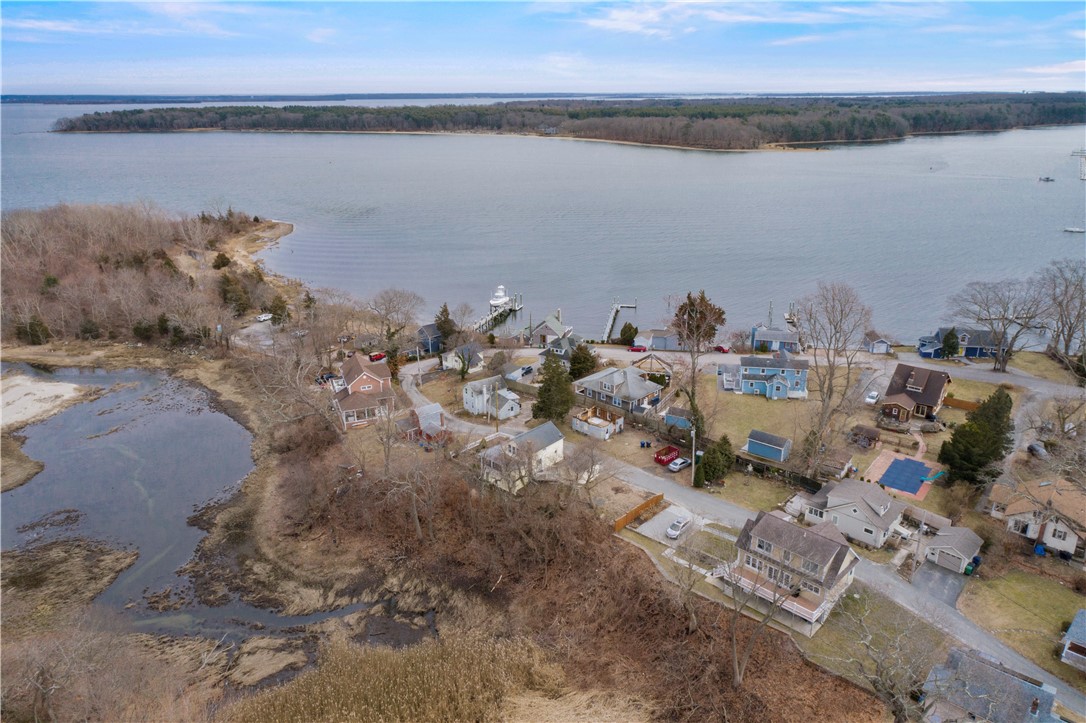 71 John Wickes Avenue Warwick, RI 02818 - Photo 3 of 36