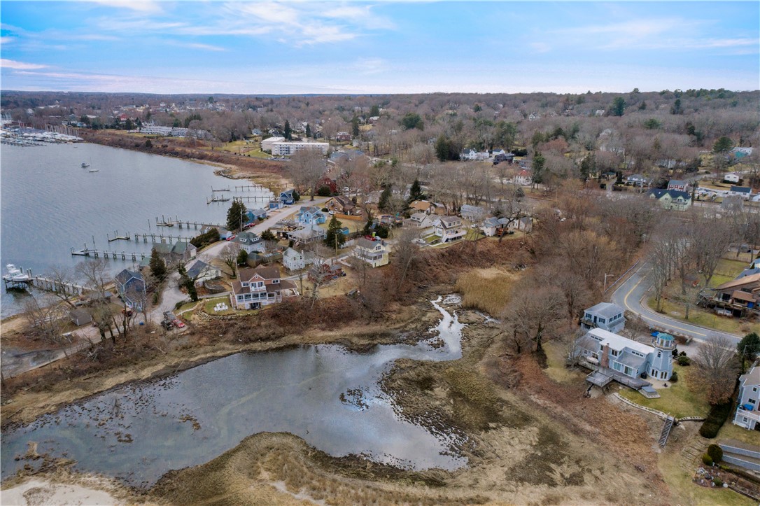 71 John Wickes Avenue Warwick, RI 02818 - Photo 9 of 36