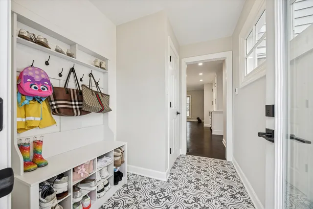 $835,000 | 5720 Woodland Drive, Western Springs, IL 60558