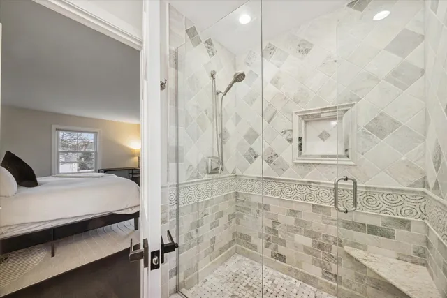 $835,000 | 5720 Woodland Drive, Western Springs, IL 60558