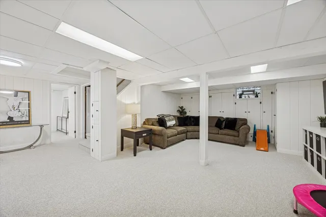 $835,000 | 5720 Woodland Drive, Western Springs, IL 60558