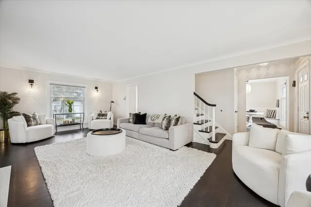 $835,000 | 5720 Woodland Drive, Western Springs, IL 60558