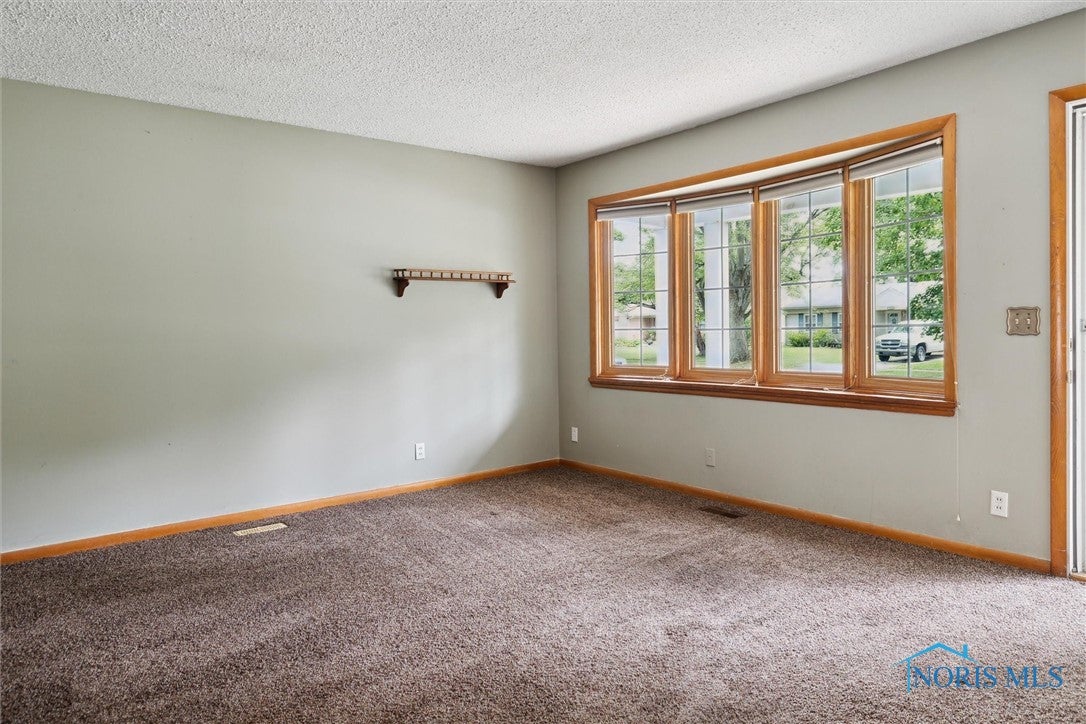 1772 East Benwick Road Toledo, OH 43613 - Photo 6 of 33 Gallery Image 6