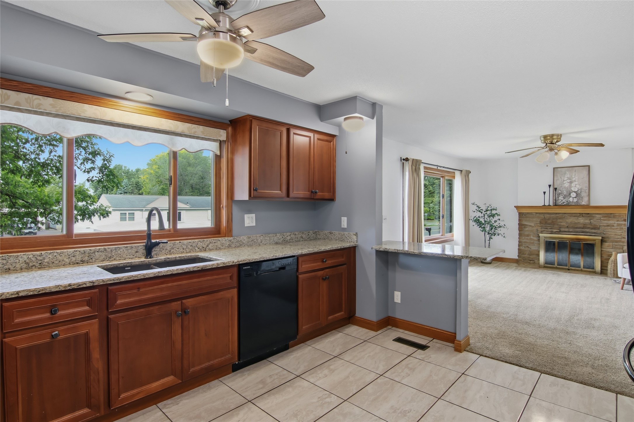 2715 Rudolph Road Eau Claire, WI 54701 - Photo 6 of 38