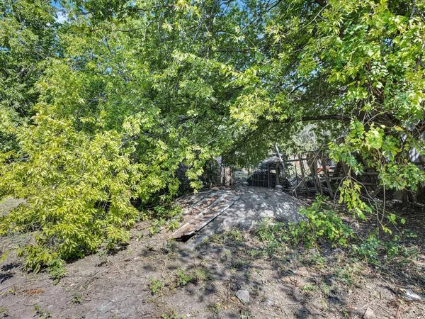 a view of outdoor space with city view