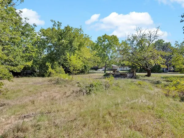$99,900 | 117 Sycamore Lane, Roanoke, TX 76262