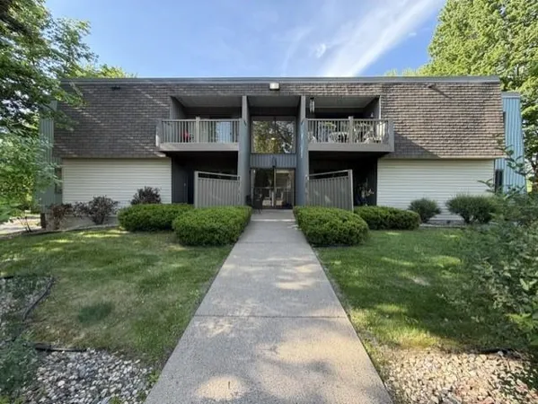 $164,900 | 1609 Sawyer Drive, Unit 202, Marshfield, WI 54449